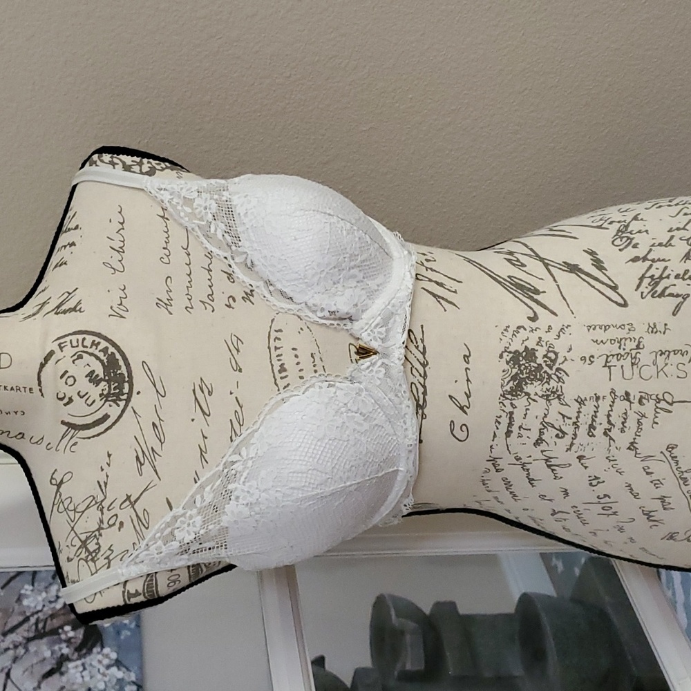 Victoria's secret lace bra